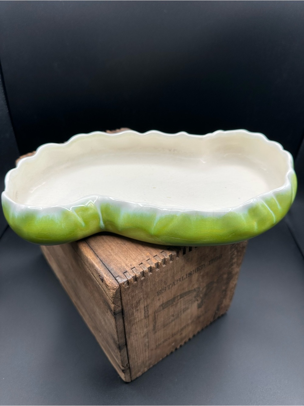 Haeger USA Vintage Oval Planter – Green & White Drip Glaze, Scalloped Edge MCM